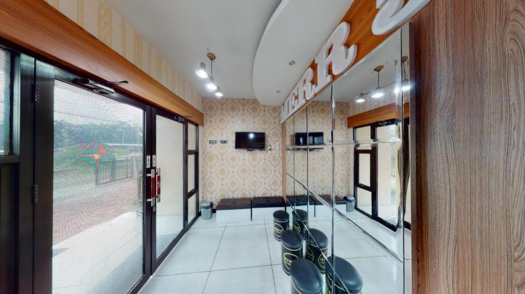 Merr 57 Surabaya Exterior photo