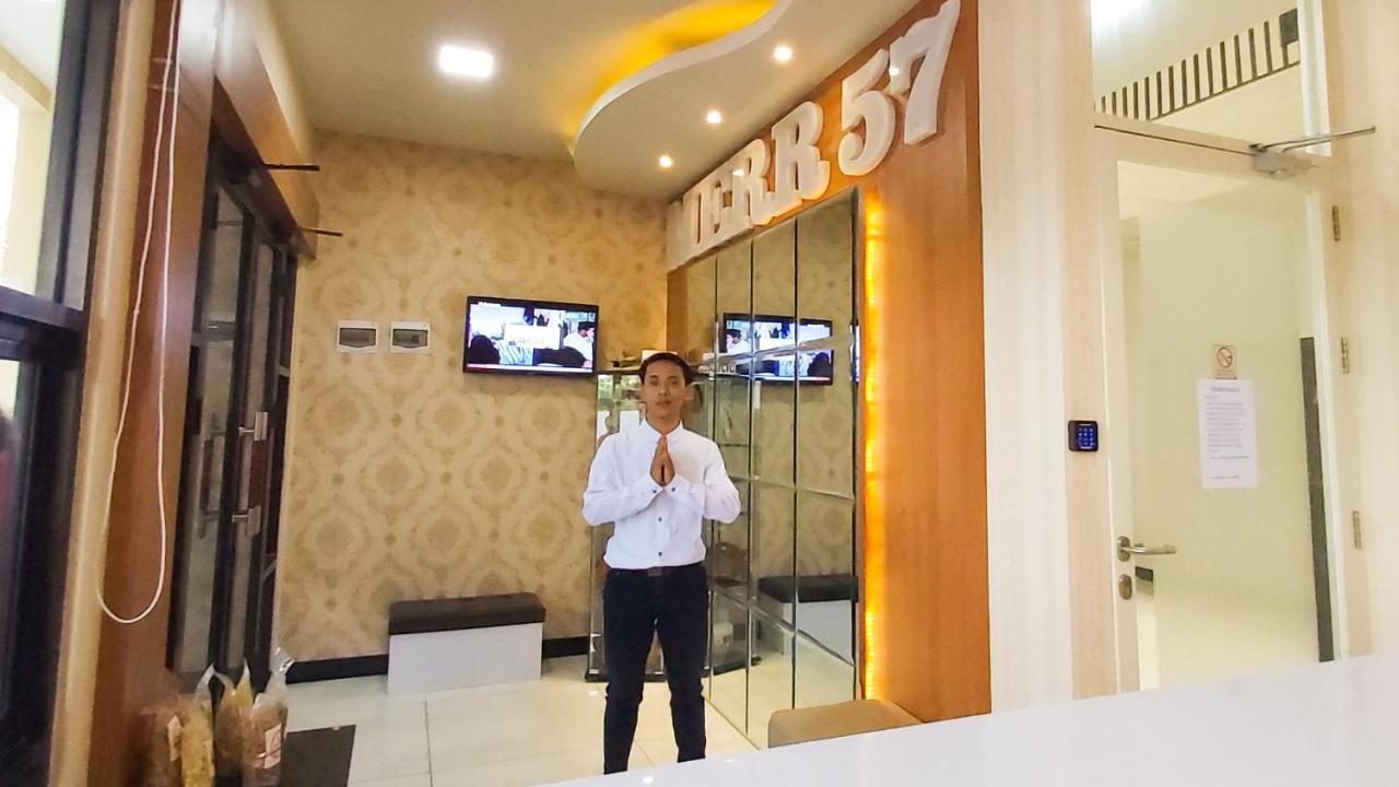 Merr 57 Surabaya Exterior photo
